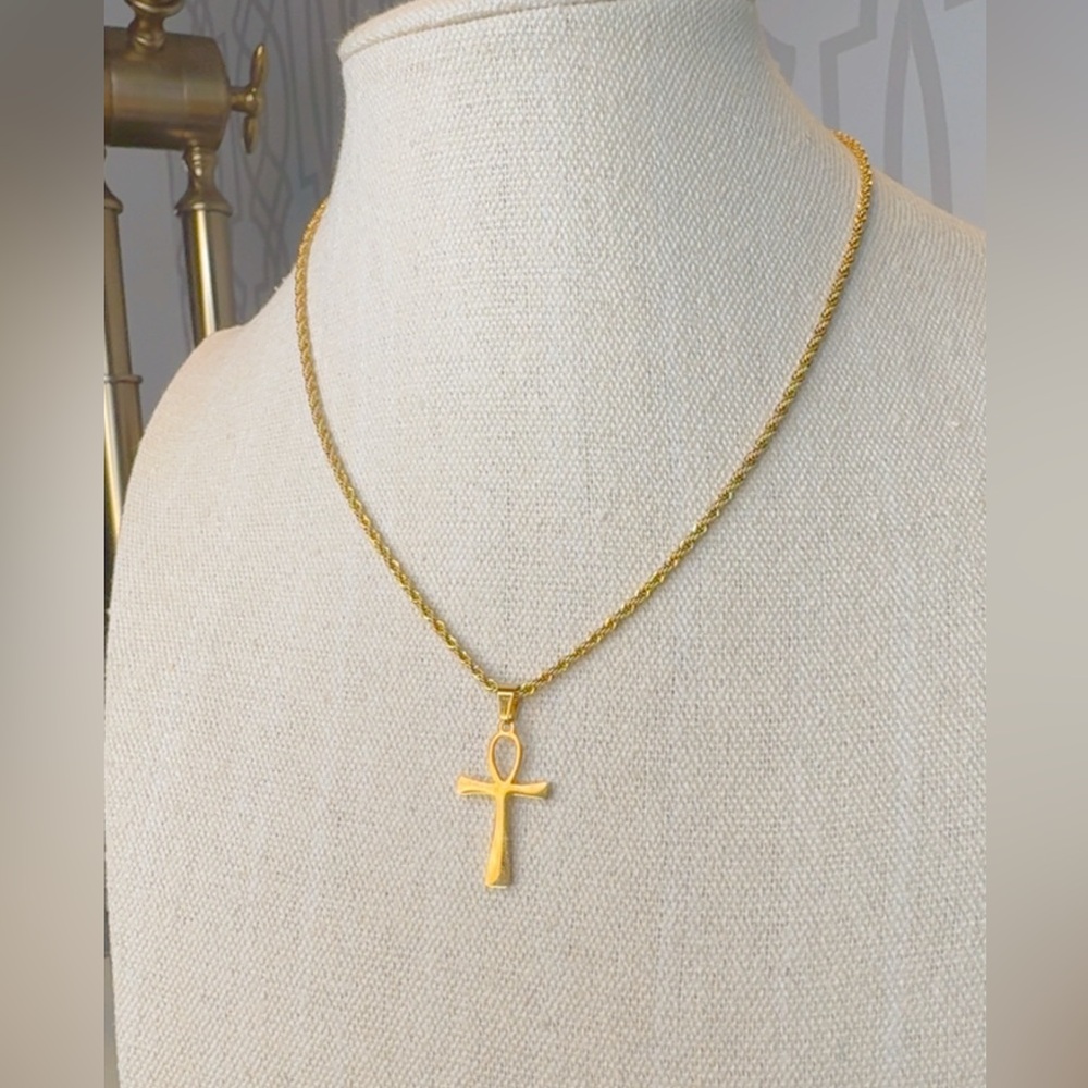 Gorgeous 18kt gold plated ANKH on 17” chain WATERPROOF 💫